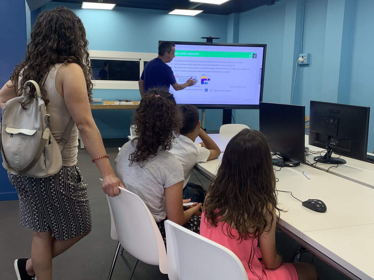 afa_bip's tweet photo. Avui una jornada emocionant al #ScratchChallenge, premi a moltes hores de feina i il.lusió de l’escola i l’AFA. Gràcies també a @LHAjuntament i el projecte tandem amb @nubotica.
Felicitats! Seguim!!
#mschoolsstudentawards2022 https://t.co/izfoQCRESq