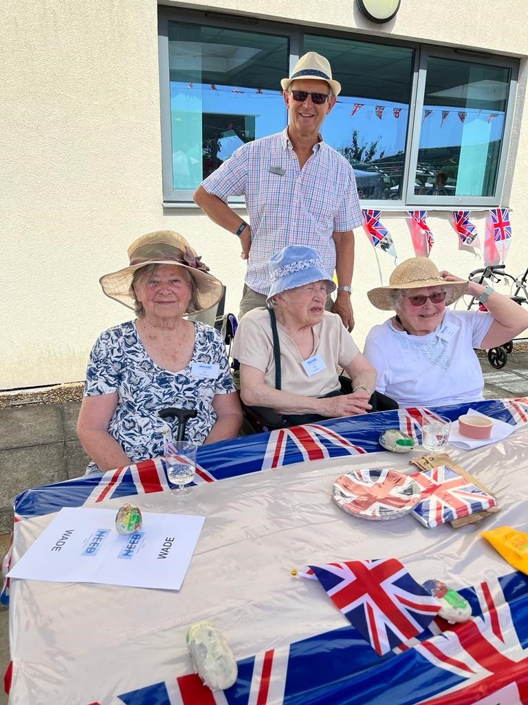 wadedaycentre's tweet photo. Our lovely Wade members are at the Acorn Centre in Wokingham celebrating at another Jubilee tea party! 

Thank you to Wokingham In Need for organising this! https://t.co/viA5RWL6cc
