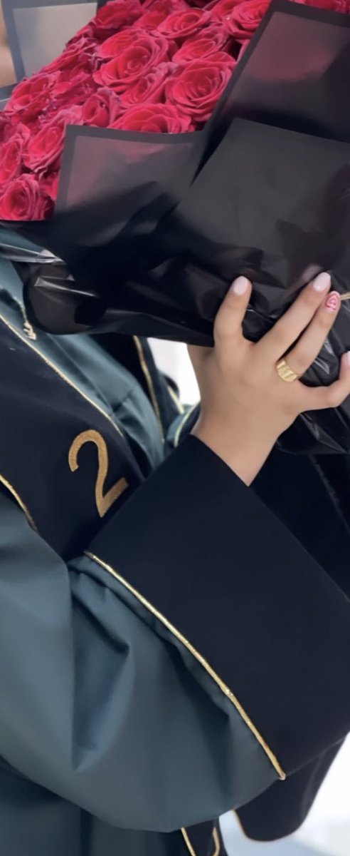 L523A's tweet photo. ﴿وآخرُ دعواهُم أن الحمدُ لله ربِّ العالمين﴾
الحمدلله الذي يسّر وسهّل وأعطى،الحمدُلله على البلوغ، الحمدُلله على التمام والختام،وماكنت لأفعل لولا أنّ الله مكّنني، أنهيتُ مسيرتي الجامعية لدرجة البكالوريوس في تخصص الصحافة والنشر الكتروني مع مرتبة الشرف🎓🤍
@Friendsmediaa @CMCimamu https://t.co/zpuhpUTRg6