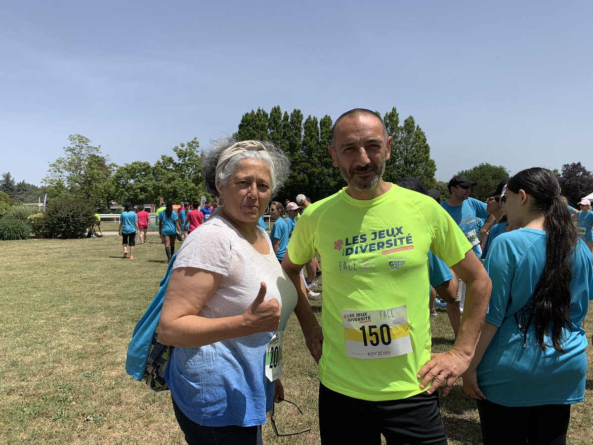 Sous une chaleur accablante les marcheuses 🚶🏻‍♀️et coureurs 🏃‍♂️ de @pole_emploi #Rhône se sont surpassés pour les « Jeux de la Diversité », portés par <a href="/FACEGrandLyon/">FACE Grand Lyon</a> 👏

Le matin déjà, nos équipes @poleemploi_ara étaient mobilisées pour le #JobDating où 47 recruteurs étaient présents