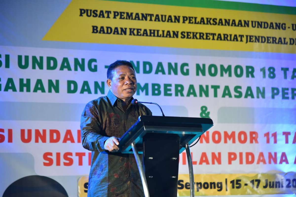 DPR_RI's tweet photo. Pusat Pemantauan Pelaksanaan UU Badan Keahlian DPR RI menyelenggarakan Seminar Nasional bertema "Evaluasi UU No. 18 Tahun 2014 tentang Pencegahan dan Pemberantasan Perusakan Hutan" di Serpong, Banten, Rabu, 15 Juni 2022. #SetjenDPR #BKDPR https://t.co/nZoeI4a6IN