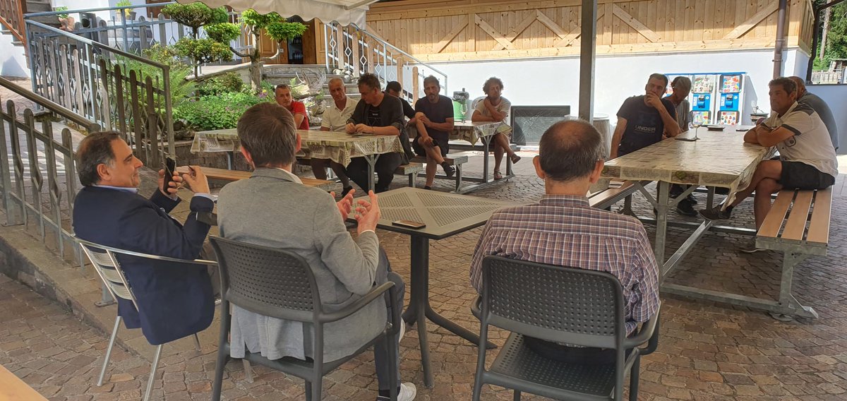 FilcaCisl's tweet photo. Nedzmi Mati e Stefano Turrini eletti segretari della Filca #Trentino (SG Bignotti). Ai lavori presenti il segr. naz. Claudio Sottile e il SG della Cisl, Michele Bezzi. Sottile: "Prosegue l'azione di rinnovamento della Filca, con i giovani per costruire il #sindacato del futuro". https://t.co/T4Zb4n8yUd