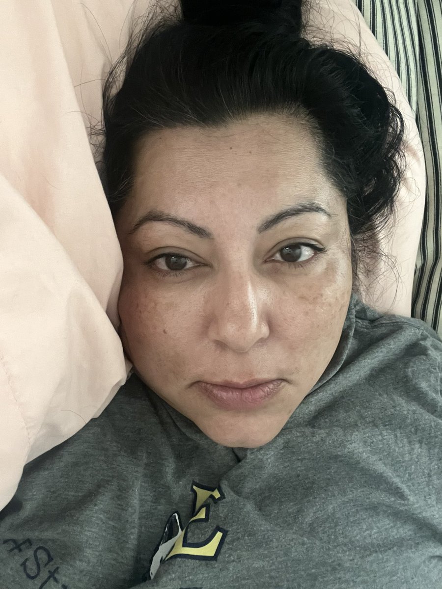 Chicanatravels's tweet photo. Day 17 
♋️ 🥃 ♋️🥃 ♋️🥃
GM beautiful peeps🌞 

Official start of my Vacay Mode ✈️ 🧳 🩱 🌮 🍹 

Imma go get lost for a while 🥳 

Also: The Power of Makeup 😂 
#bornmonth #cancer 
#junebaby #Latina #Latinalandia 
#june #summervibes #blue #sky #summer https://t.co/9jBbeZTmOI