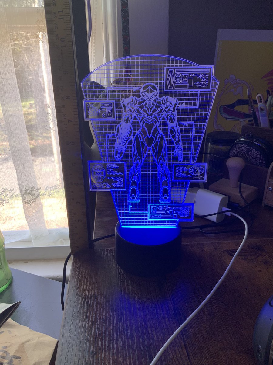 Sharkteath's tweet photo. 💫Metroid lamp limited pre orders💫

Back by popular demand, I’m doing another limited run of Samus lamps. $55 +shipping, first come first served. DM me to get on the pre order list. Only 30 slots.

These won’t be available on my regular shops or Etsy, RTs are appreciated 🙏🏽 https://t.co/9A7VHS4crJ