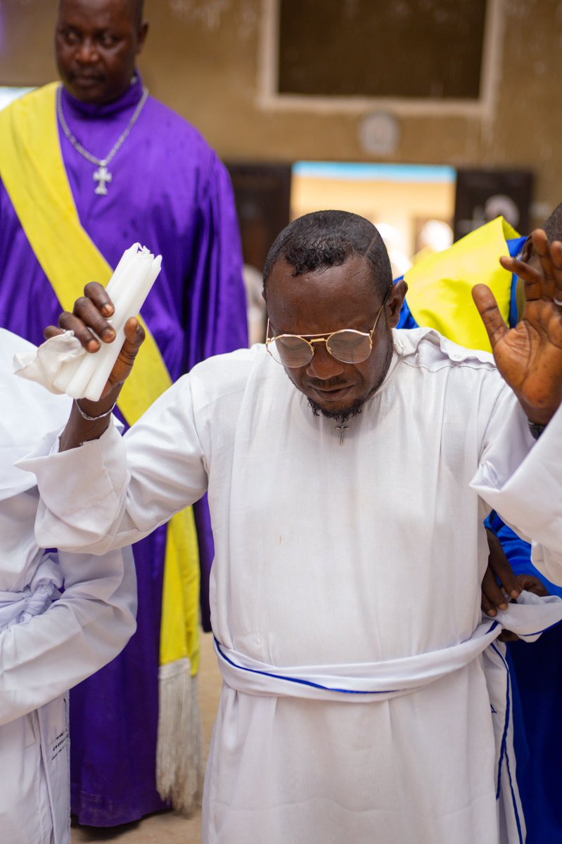 cccbmp's tweet photo. Congratulations 🎉🎈🎊 moment from investiture of our newly anointed members.

Ephesians 6:14
Stand therefore, having your loins girt about with truth, and having on the breastplate of righteousness;
#alabukunfun
#cccunite
#ChristianBlogger
#worldwide #ljomimo https://t.co/rxCUVrjGhw