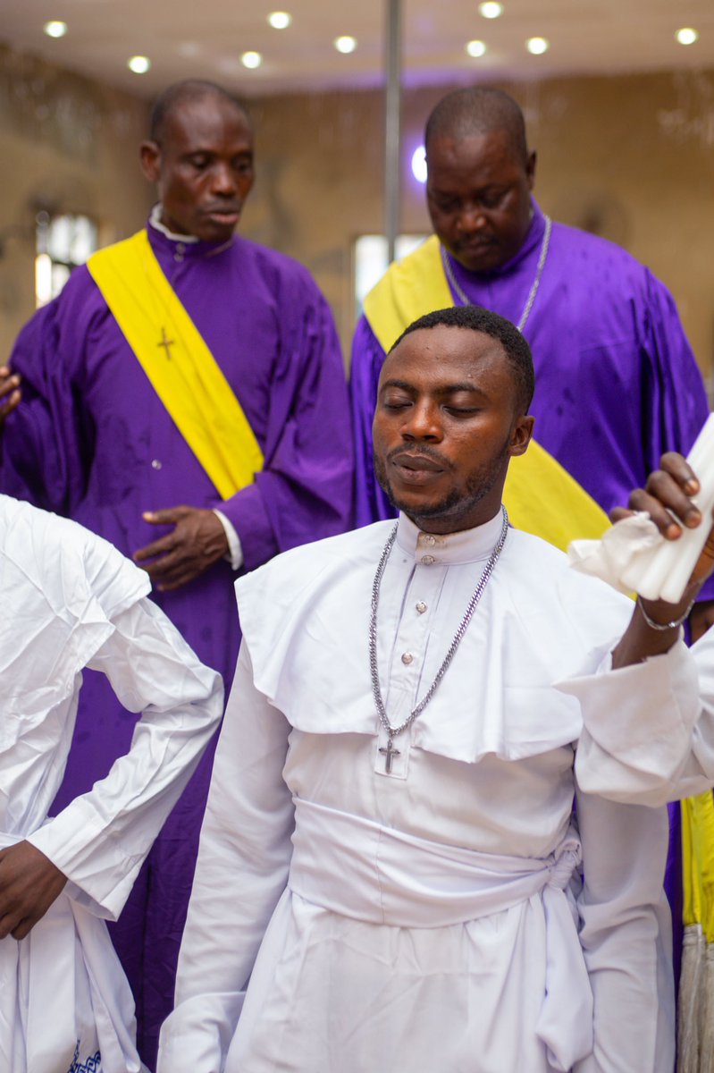 cccbmp's tweet photo. Congratulations 🎉🎈🎊 moment from investiture of our newly anointed members.

Ephesians 6:14
Stand therefore, having your loins girt about with truth, and having on the breastplate of righteousness;
#alabukunfun
#cccunite
#ChristianBlogger
#worldwide #ljomimo https://t.co/rxCUVrjGhw