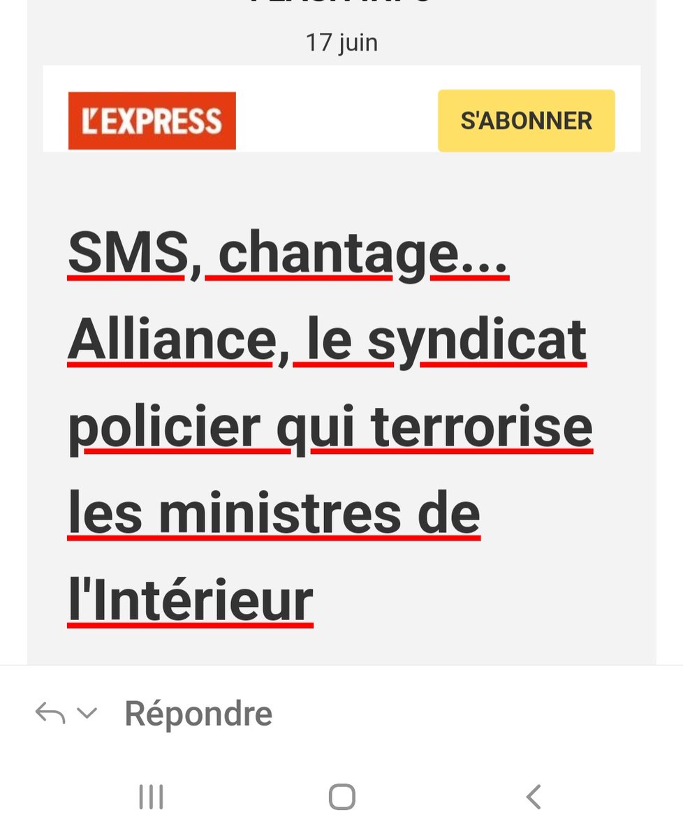 Lea_Murat23's tweet photo. Donc les deux plus gros syndicats de la #Police sont délirants : #SGPFO qui menace Mélenchon et #Alliance qui fait peur à Darmanin. Dimanche on vote #NUPES en masse et après on discute de leurs états d'âme
#VcommeVictoire https://t.co/fB87XJ3E0f