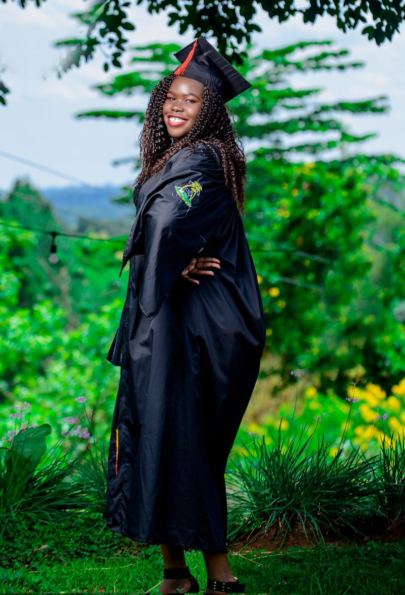 FaithOkoda's tweet photo. Best female student😎
Congratulations to me💃🥂

"Never regard study as a duty but an enviable opportunity to learn" 📚🖊️📖😎🥰🎓🤝
To be and do better, I continue learning

Hallelujah 🙌 Glory be to God📌 https://t.co/hlnL73v51g