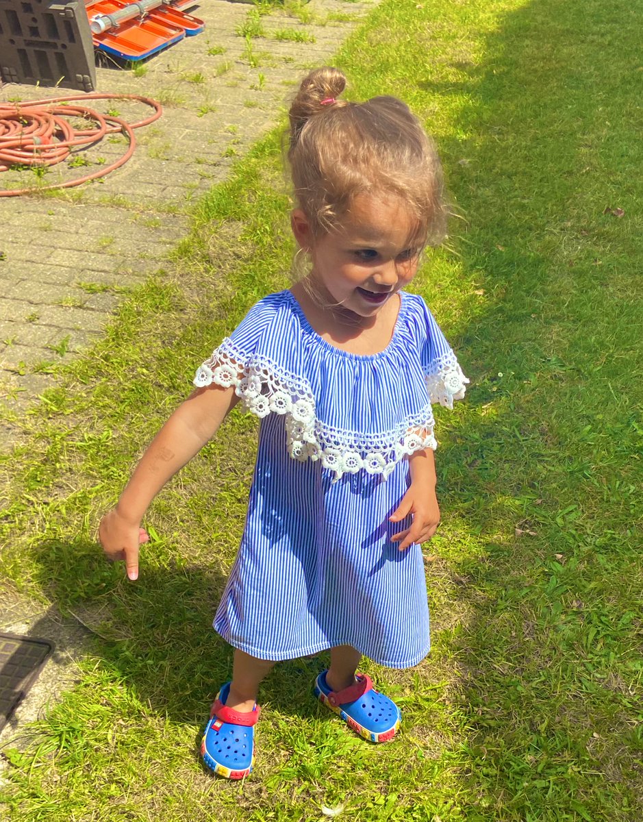 Het mooie aan m’n nieuw project op werk? Dat we al bijna 100 Oekraïense vluchtelingen medisch screenden en wegwijs maakten in ons immens ingewikkeld zorgsysteem! Fier, maar als je hoort dat kleine Olivia al 3 weken niks meer hoort van haar papa in Oekraïne dan verbleekt alles. 😔