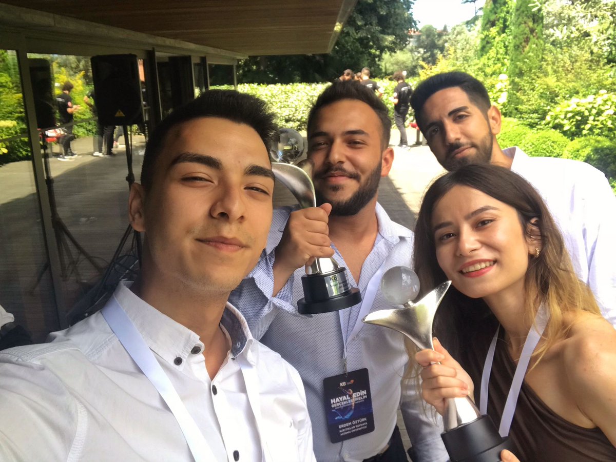 Kredi Kayıt Bürosu'nun düzenlediği <a href="/HEGYarismasi/">Hayal Edin Gerçekleştirelim</a> 'ndan ödülle döndük! 

Öğrencilerimiz Erdem Öztürk, Berkay Diyaroğlu &amp; Ahmet Tuğran Urgancı "A'R'tıklar Faydaya" projeleriyle Jüri Özel Ödülü'ne, Sena Ay ise "Yenilenebilir Ekmek" projesiyle Findeks Özel Ödülü'ne layık görüldü 🏆⭐