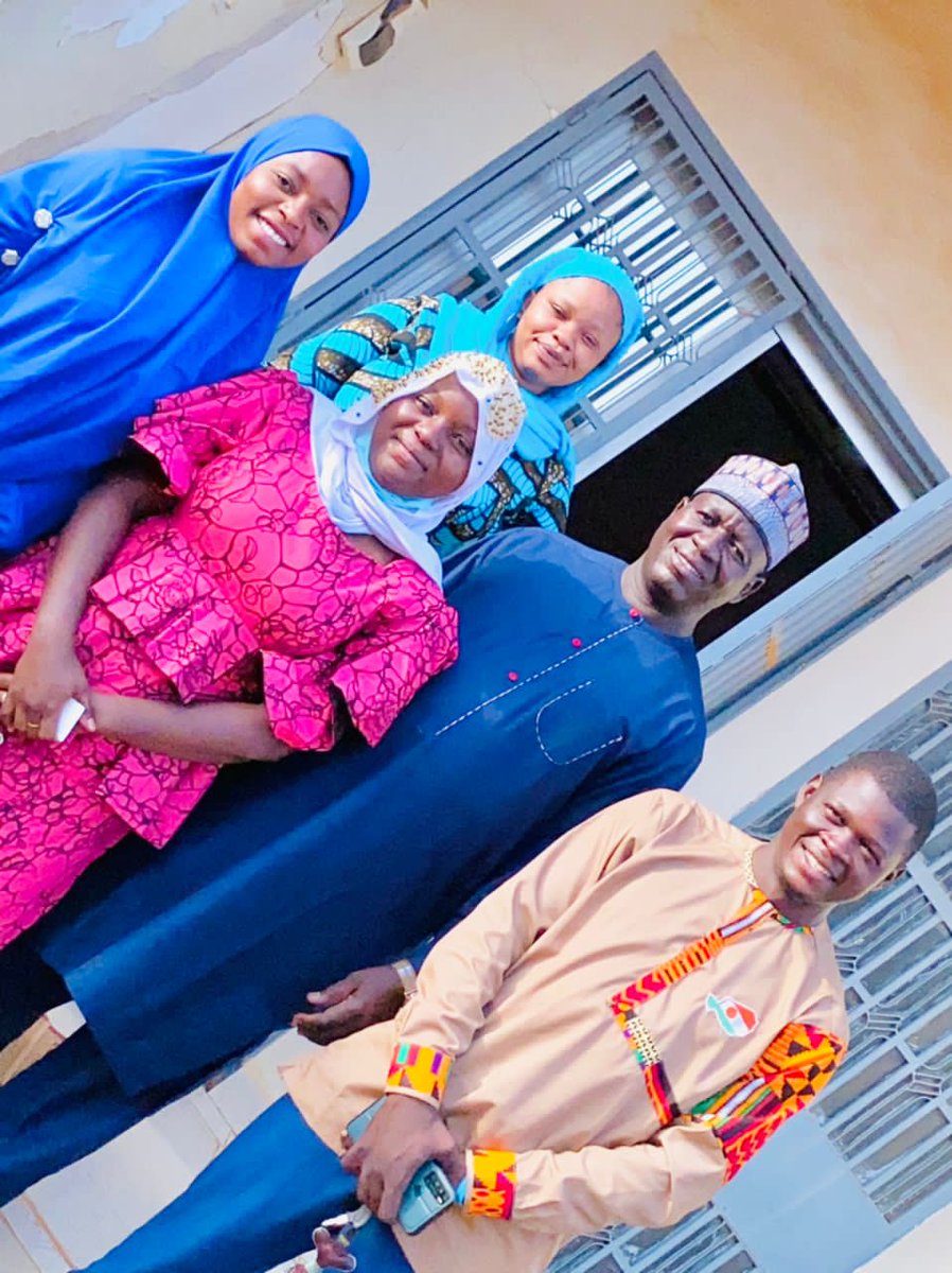 CCNEJNIGER's tweet photo. Le mardi 15 juin 2022 ,  #CCNEJ_Tahoua a procédé a la remise d'un témoignage de satisfaction pour le service rendu au directeur régional de la promotion de la femme et de la protection de l'enfant au CCNEJ durant le mandat précédent du président Mr. Abdoul Salam Aboubacar. https://t.co/5hXvdxRrN4