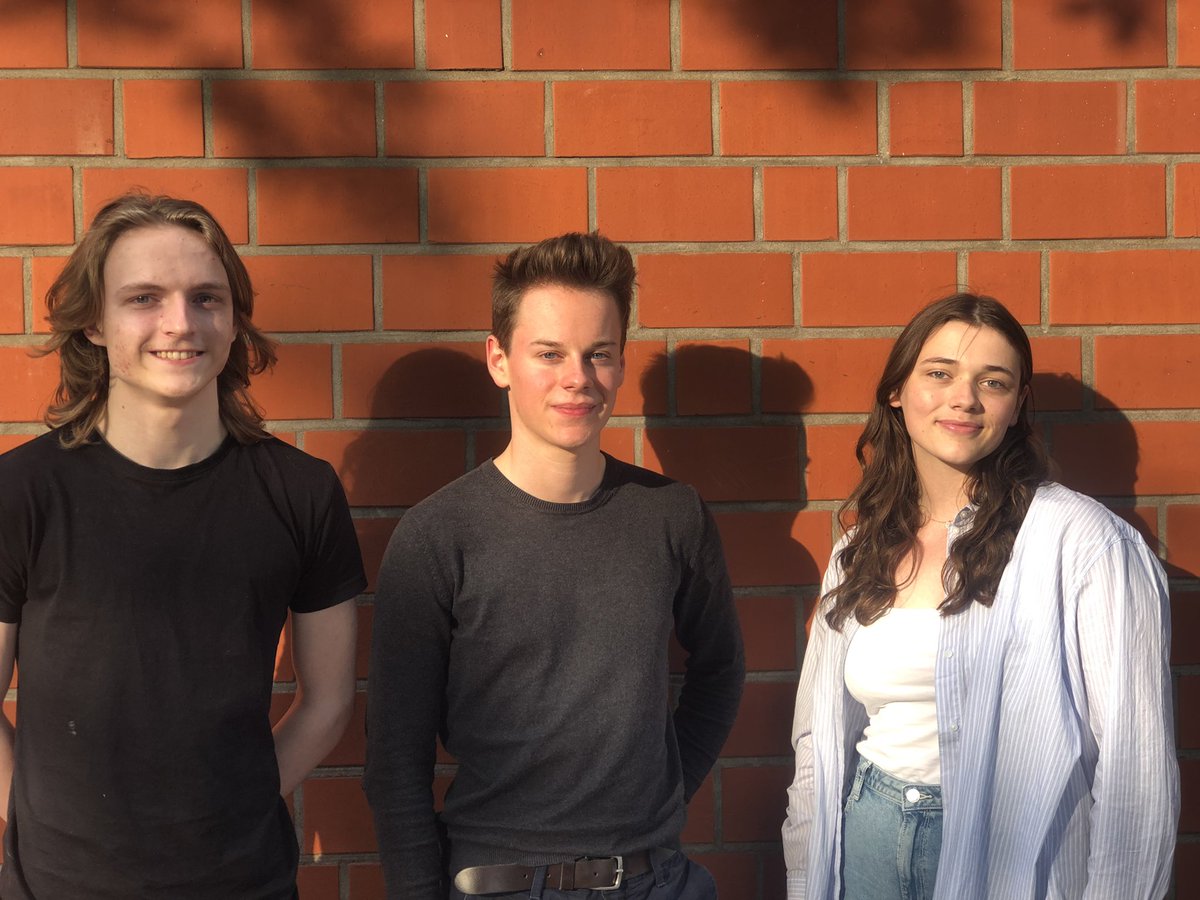 Vor einer Woche fand unser letztes Landesschüler:innenparlament statt. Neben einigen Verabschiedungen wurden auch drei neue LaVoMis in den Vorstand gewählt!- Herzlich Willkommen Tom, Justus und Jette!🥳 Wir freuen uns auf die Zusammenarbeit.🥰