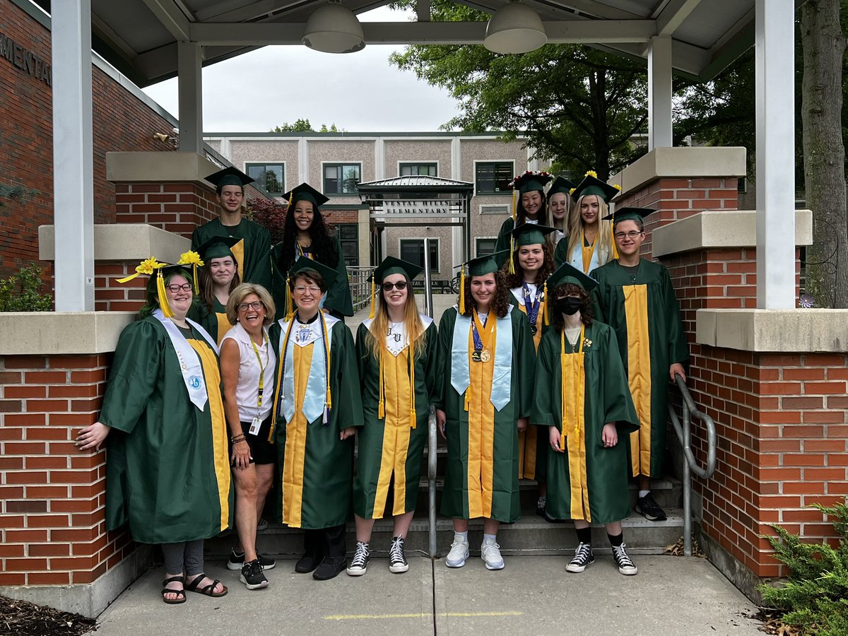 BACK TO WHERE IT ALL BEGAN!!💚💛 Congratulations to all our VHE graduates- we are so proud of you and wish you happiness and success in wherever your life’s journey takes you!! 💚💛#vestalhills