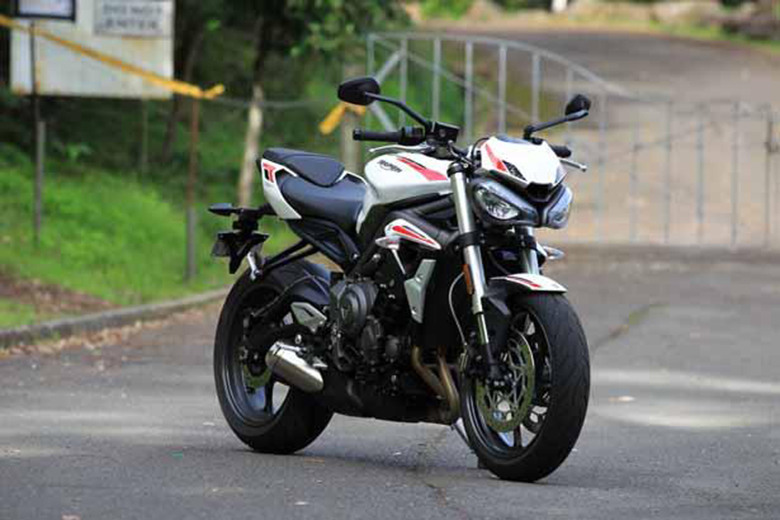 Bikes_Catalog's tweet photo. Street Triple S 2020 Triumph Roadster
#Triumph #StreetTripleS #Roadster https://t.co/PVIV2mtPj7