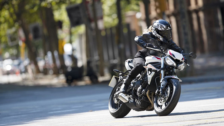 Bikes_Catalog's tweet photo. Street Triple S 2020 Triumph Roadster
#Triumph #StreetTripleS #Roadster https://t.co/PVIV2mtPj7