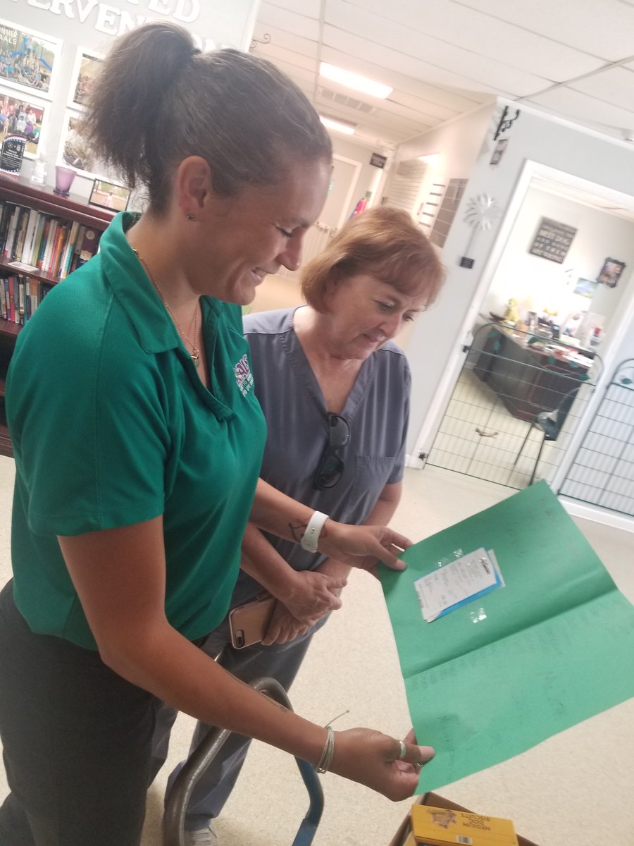 JFicklingJan's tweet photo. Thank you to our MES Mustangs for supporting PAALS through our PAALS service project!! The gift cards and supplies have been delivered and PAALS is so appreciative! #mesHEART @Midway_Mustangs @LexingtonOne https://t.co/K4ezoPtJ2f