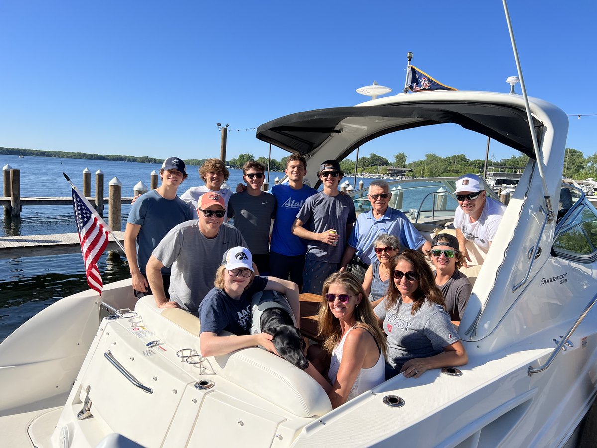 lkenglish's tweet photo. #OfficeOptional workplace for the week: Visiting my wife's family in Minnesota. Wishing you a restful weekend! https://t.co/aPi4a53hZY
