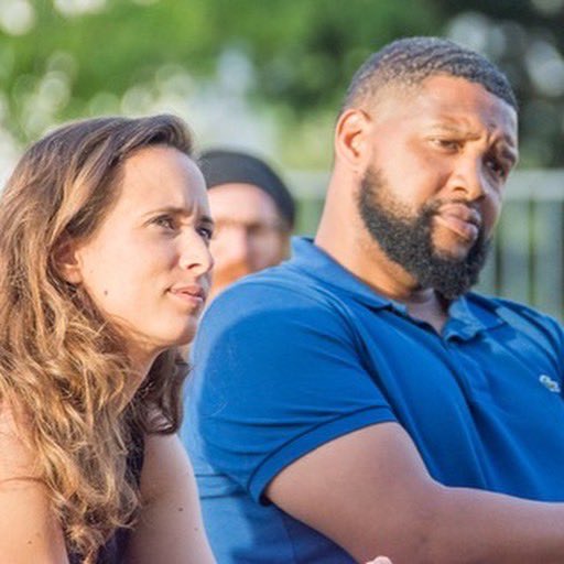 Quelques photos de notre dernier meeting de campagne 🤩

Quelle campagne ! quelle équipe ! Quelle candidate ! 

Merci, on lâche rien ✊

et dimanche, on vote <a href="/Clemence_Guette/">Clémence Guetté</a>, le bulletin avec le V dessus ✌️🗳

#NUPES
