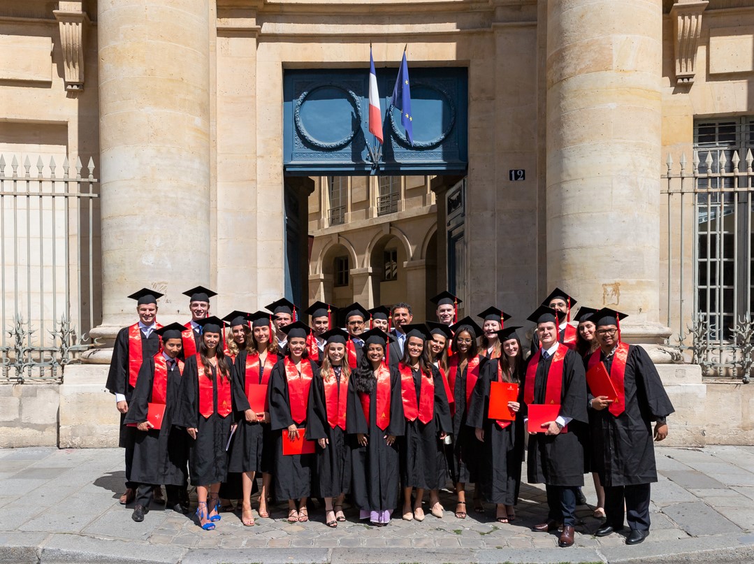 AssasIntl's tweet photo. So proud of our #AssasILS amazing students of the 2021-22 cohorts who have graduated with an LL.M. in International Business Law degree at the Paris campus of #AssasUniv.
Congratulations and best of luck with your academic, professional and personal projects! https://t.co/U2blFce0do