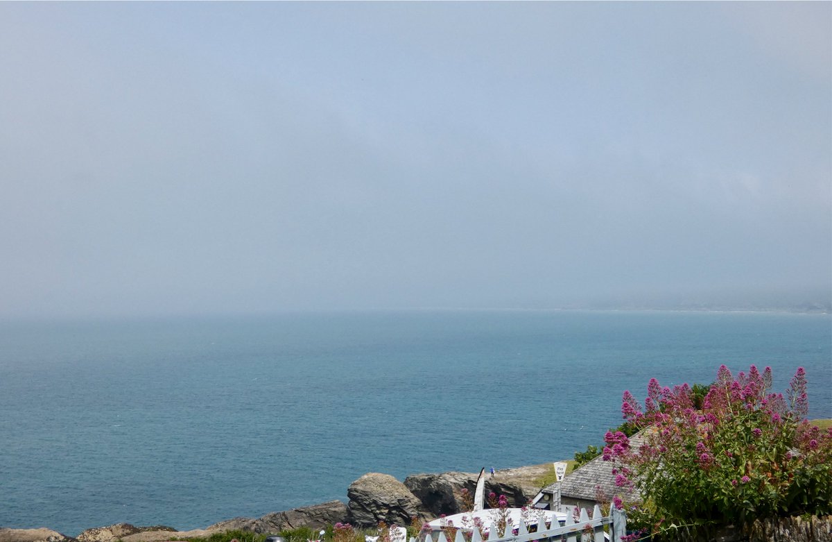 CliffsideKatie's tweet image. Whole country has a heatwave, we have thick seamist #frommyfrontdoor #whatheatwave #PortIsaac