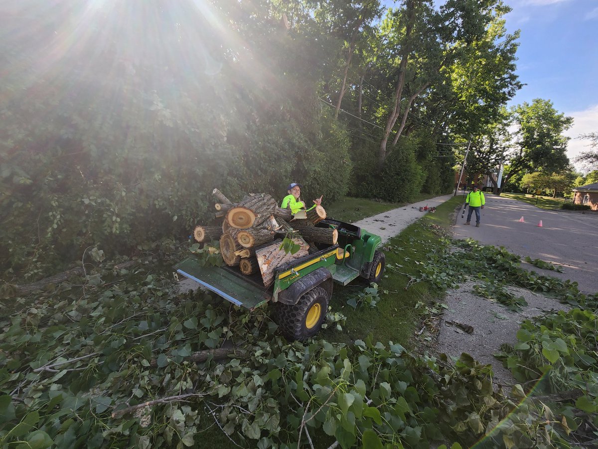 JUCS9999's tweet photo. Team work! https://t.co/d0asSXJVIM