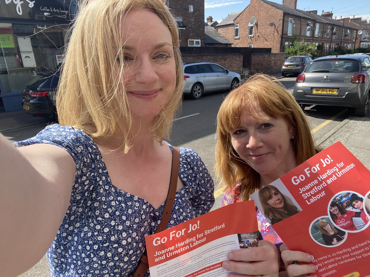 ClaireVibert's tweet photo. Great to spend some time speaking to Labour members in Urmston in the sunshine, helping @Joanne13Harding with her campaign to be the next MP for Stretford and Urmston! #goforjo https://t.co/uuCUPQgifL