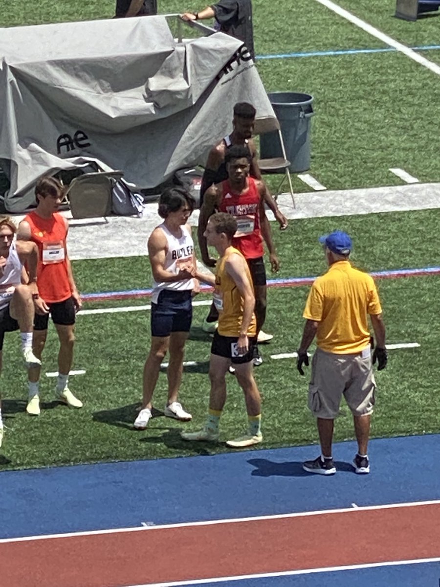 JLHSTrack's tweet photo. Jackson Warters the captain and most prolific hurdler in Jonathan Law track history running his final race @ New Balance Nationals Franklin Field!!! ⁦@jlawadvocate⁩ ⁦@JLHSAthletics⁩ https://t.co/CrxXcKNmmu