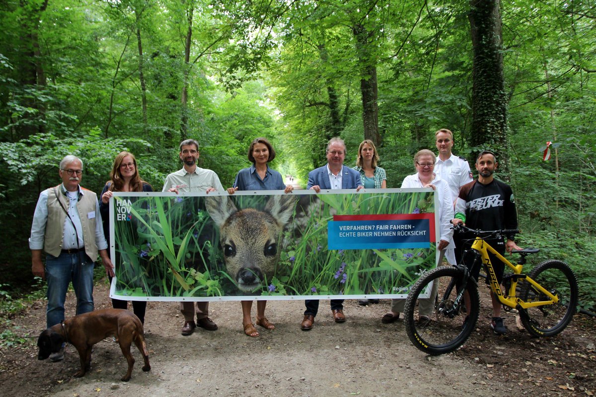 hannoverfotogr1's tweet photo. Aus der #Region - #Aktionsprogramm soll #Mountainbike-Situation im #Deister entschärfen.
Mischung aus #Aufklärung und Kontrollen in der #Sommersaison. Mehr dazu auf https://t.co/3OnffvWPnm 📲 https://t.co/MguwbrOKaD
