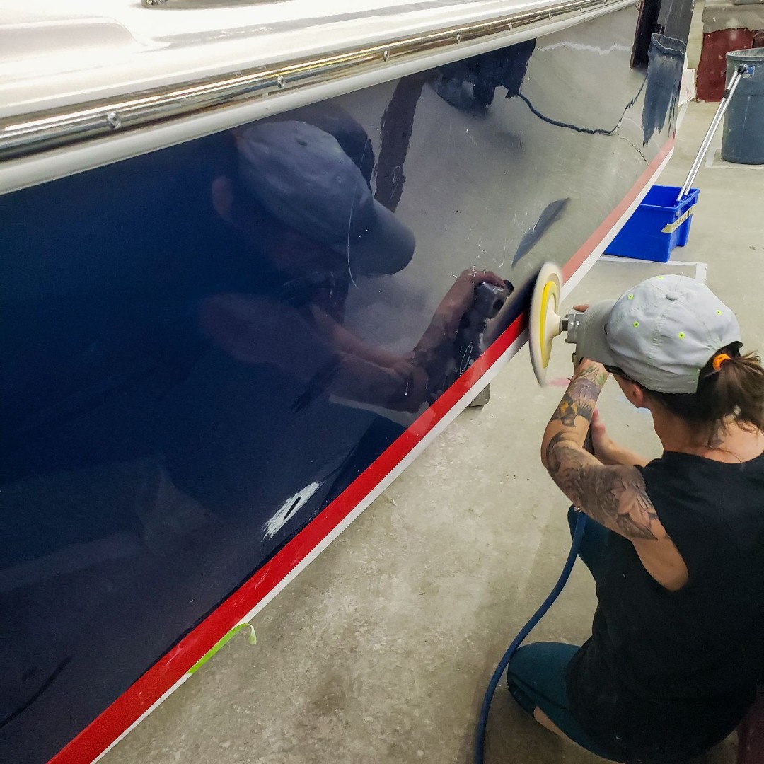 LimestoneBoats's tweet photo. Every boat that leaves our manufacturing facility is carefully crafted and inspected before hitting the road for delivery. Check out these behind-the-scenes shots from our manufacturing facility, Tennessee Composites! https://t.co/CiDCvb25Yh