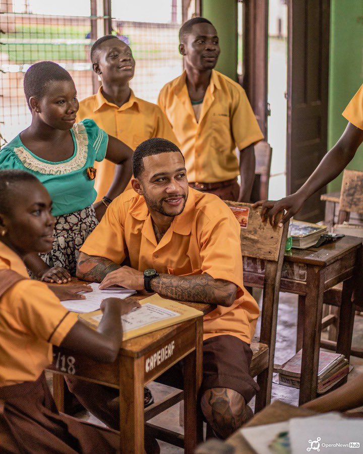 SaddickAdams's tweet photo. It’s off season again and our boys;

Bertrand Traore in Faso donating to poor families.

Majeed Waris clearing poor roads. 

Memphis Depay here to support blind students.

Tariq Lamptey donating to kids

Christian Atsu still freeing prisoners. 

May God open doors for our boys 🙏 https://t.co/A9oGxio7lD