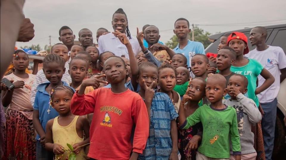SaddickAdams's tweet photo. It’s off season again and our boys;

Bertrand Traore in Faso donating to poor families.

Majeed Waris clearing poor roads. 

Memphis Depay here to support blind students.

Tariq Lamptey donating to kids

Christian Atsu still freeing prisoners. 

May God open doors for our boys 🙏 https://t.co/A9oGxio7lD