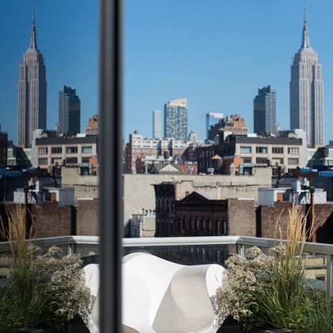 With the warm sunny weather up ahead, check out the rooftop terrace for beautiful views of Reston. 

Feel free to lounge up there on our comfortable seating arrangements and soak up the view!

#Signatureapts #Bozzutoliving #Luxuryapts #BeautifulViews #WhereAreMyBinoculars