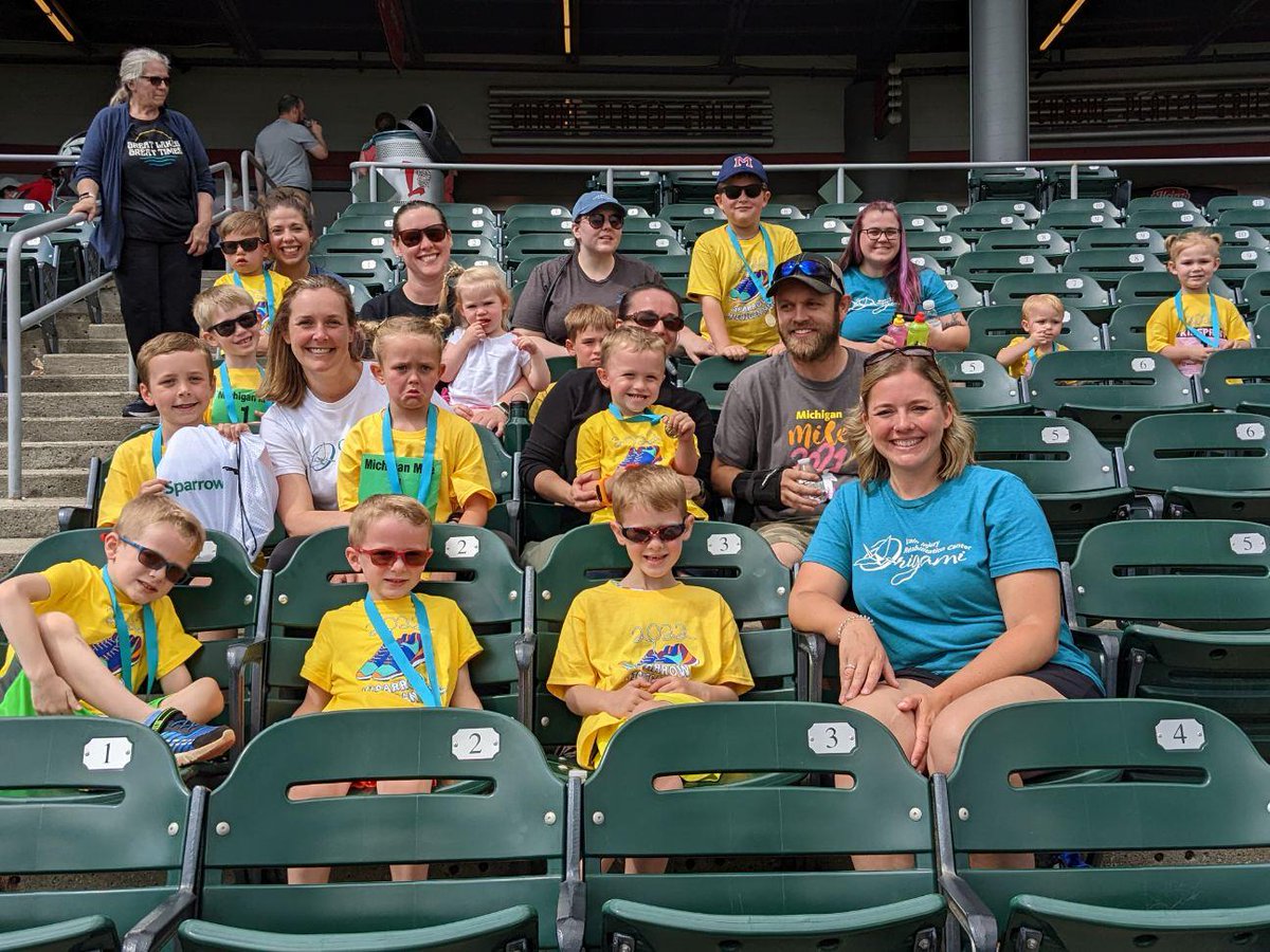 OrigamiRehab's tweet photo. #TeamOrigami was well represented at @SparrowHealth's Michigan Mile event. Great job to all of the runners! We loved seeing so many sporting their Origami gear! ππ https://t.co/tH552mQ9FB