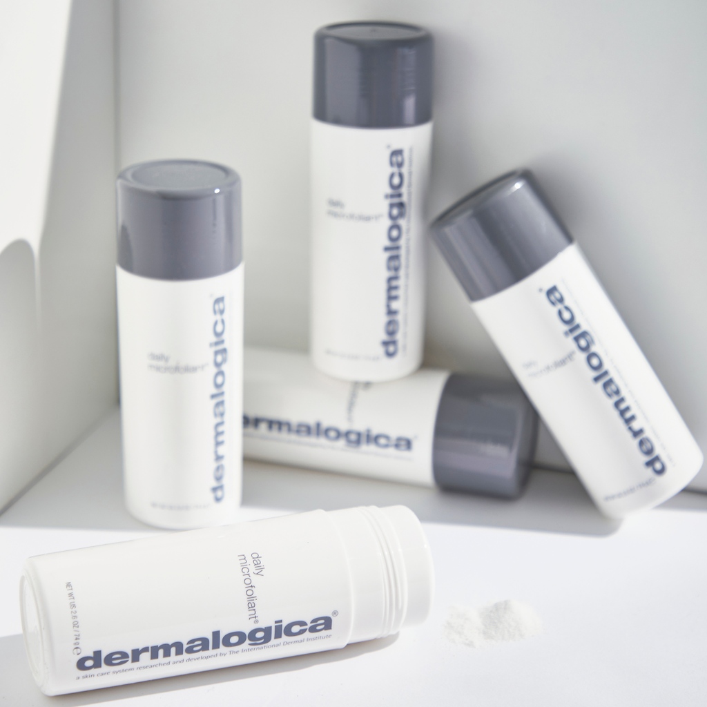 arcstore_sa's tweet photo. Treat dad with Dermalogica’s Daily Microfoliant this Father’s Day💙
The super-fine powder exfoliant gently sloughs off dead skill cells, leaving the skin cleansed, smooth, and visibly brighter🤩.
#ARC #ARCstores https://t.co/OFbXJB4hI5