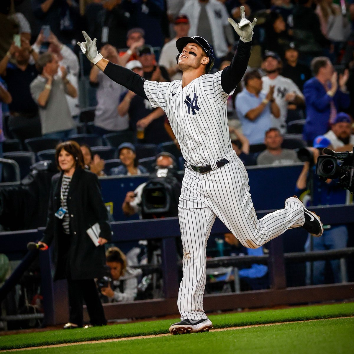 Yankees's tweet photo. Good Morning 🙂 https://t.co/AFpjEdZKES