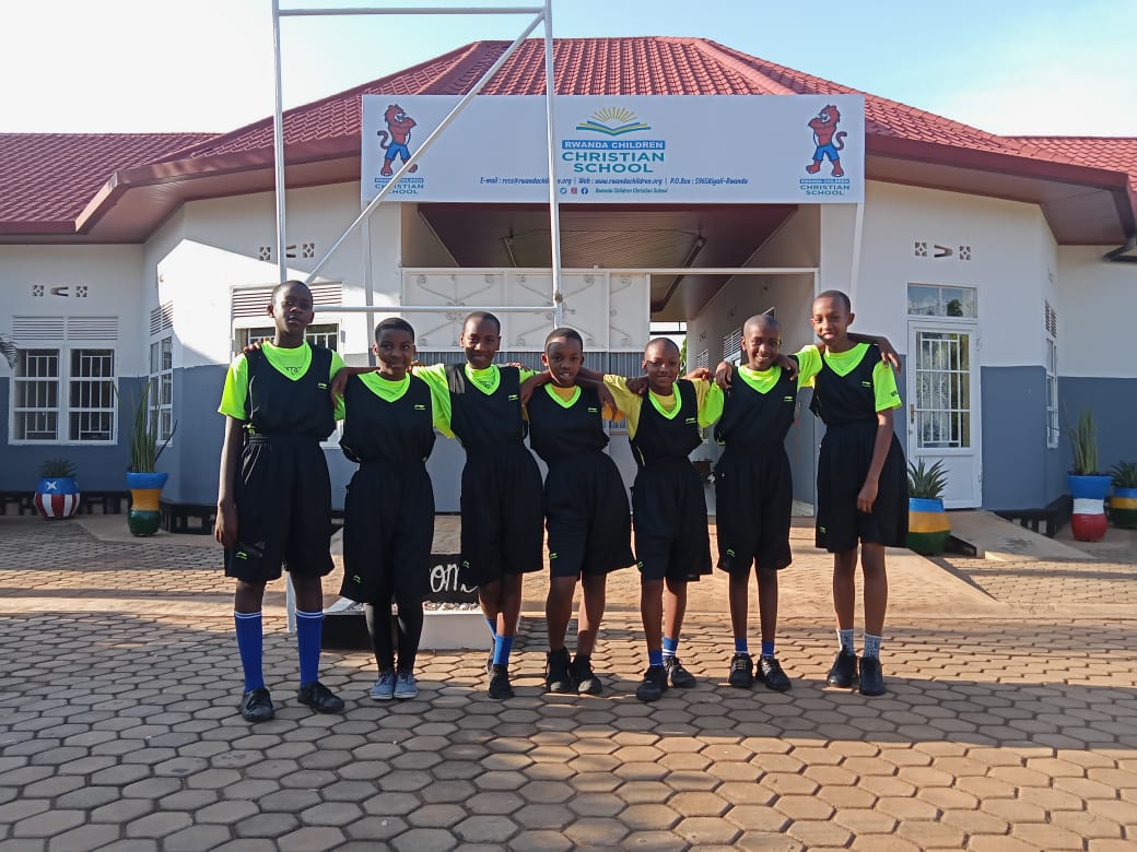 SBugesera's tweet photo. Uyu munsi amakipe ahagarariye @BugeseraDistr mu mashuri abanza yerekeje @Muhangadis gukina imikino ya nyuma ku rwego rw'igihugu,
Football boys #GSNtarama
Volleyball Boys #GSGicaca
Basketball Girls @RCCS_GSF
Handball Boys #GSMwendo
Handball Girls #GSMwendo https://t.co/KrOgRtQLsm