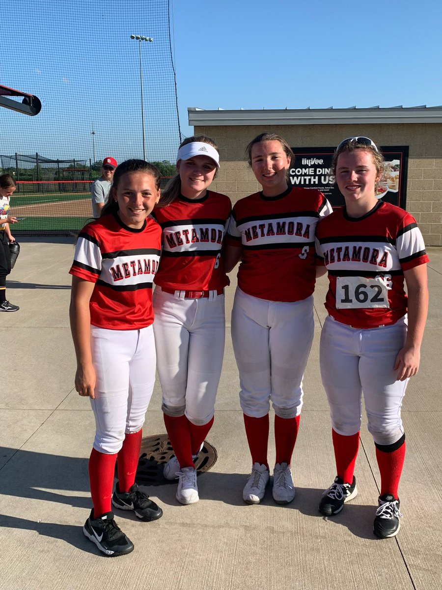 Had a great time at the LSSC Fastpitch camp with my team mates! Thank you coaches and Sluggers for a great camp <a href="/MetamoraFlames/">Metamora Flames</a> <a href="/KennedyNee/">Kennedy Nee</a> <a href="/GracieGlaub/">Gracie Glaub</a> <a href="/LaineyKlokkenga/">Lainey Klokkenga</a> <a href="/CoachJay23/">Jhavon Hayes</a> <a href="/PeoriaSluggers/">Peoria Sluggers Fastpitch</a> <a href="/ButlerSoftball/">Butler Softball</a> <a href="/UNISoftball/">UNI Softball</a> <a href="/UIC_Softball/">UIC Softball 🔥🥎</a>