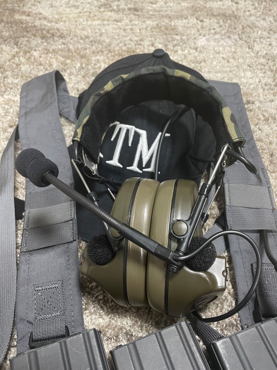 SaibaSuzu's tweet photo. 来週のサバパラに向けて、ZTAC COMTAC II ヘッドセットと無線を買っちゃいました~~💕
ヘッドセットはレプリカですけど💦
これでサバパラを思う存分、楽しめそうです☺✨
楽しみ~~~✨✨
#サバゲー #軍拡報告
#サバパラ #サバゲーパラダイス
#ヘッドセット #comtac #headset https://t.co/QEExsBMFja