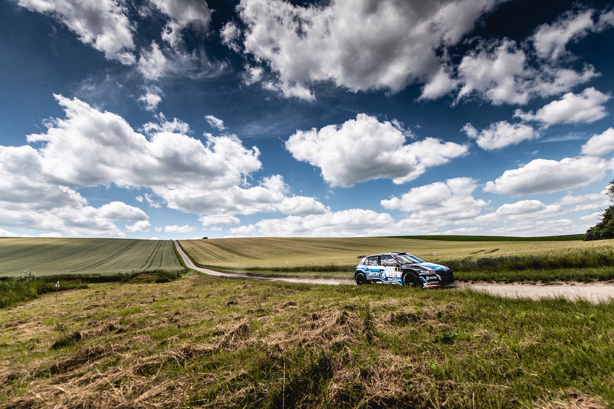 FilipMaresRally's tweet photo. Shakedown na Rally Hustopeče je za námi a slunce už docela topilo, takže to byla kvalitní rozehřívačka. Vše funguje jak má a těšíme se na podvečerní start. Držte nám palce a užijte si krásně závody spolu s námi! 💪😎
#michelinpilotsport #pmxrallymanagement #freerallyservice https://t.co/mlnNKPVEOL