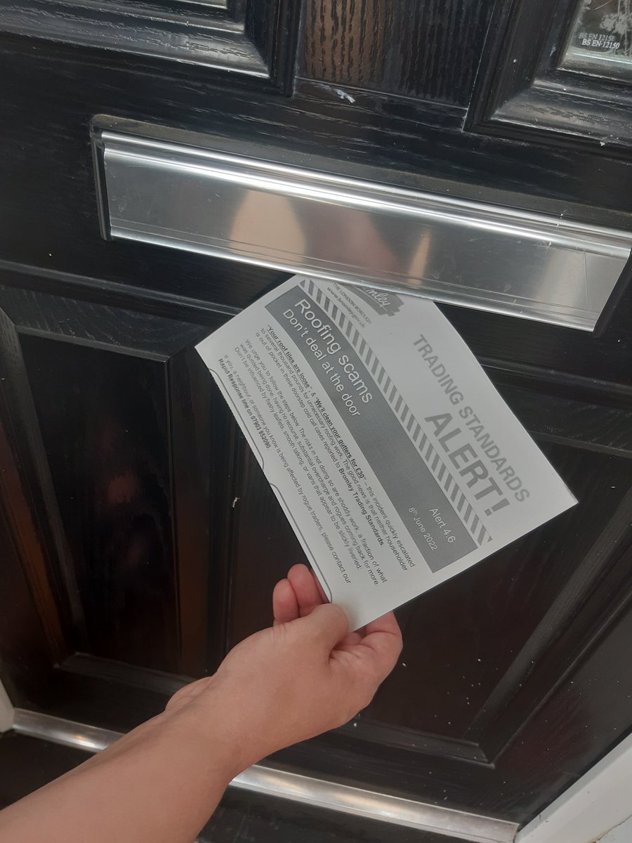 MPSPlaisSund's tweet photo. PC Dyer and PCSO Dervish were posting leaflets regarding crime prevention roofing scams along Welbeck Avenue. Also speaking to local residence to help find a reputable trader on trading standards site which is: https://t.co/4CgQCk0xo2 https://t.co/gSre08OUJv