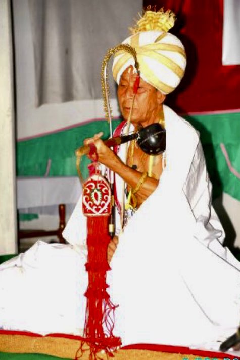 BinaNepram's tweet photo. Ojha Khagembam Mangi, a legendary #Pena player (Pena is an #indigenous musical instrument)who had performed in Washington DC,Mexico,UK, Germany,France &amp; a #Padmashree winner passed away.He is founder member of #Laihui &amp; much loved figure in #Manipur arts world #OurCondolences 💐 https://t.co/nGxUTYValD
