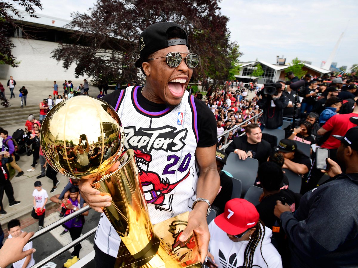 Sportsnet's tweet photo. ON THIS DAY: June 17, 2019
@Raptors fans packed the streets of Toronto for an epic championship parade. ๐๐ฆ #WeTheNorthDay https://t.co/lgRhxO3EB2