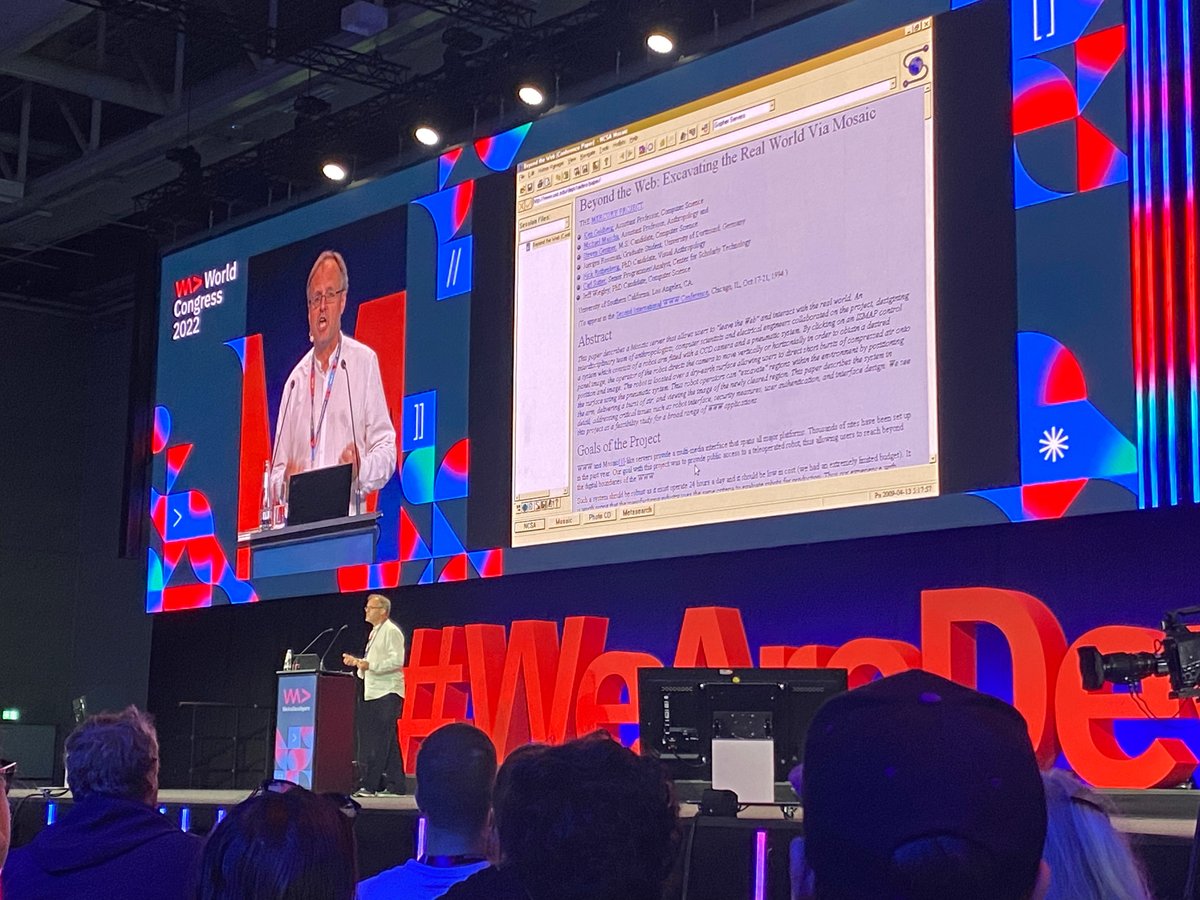 For en uke! Akkurat tilbake etter å ha deltatt på WeAreDevelopers 2022 i Berlin. Høydepunkter:

- Bjarne Stroustrup om utvikling og design av C++ 👨‍💻
- John Romero om utviklingen av Wolfenstein 3D 🕹️
- Håkon W. Lie om CSS for print. 📕
- Lysende jojoer fra IntelliJ. 🪀

God helg!