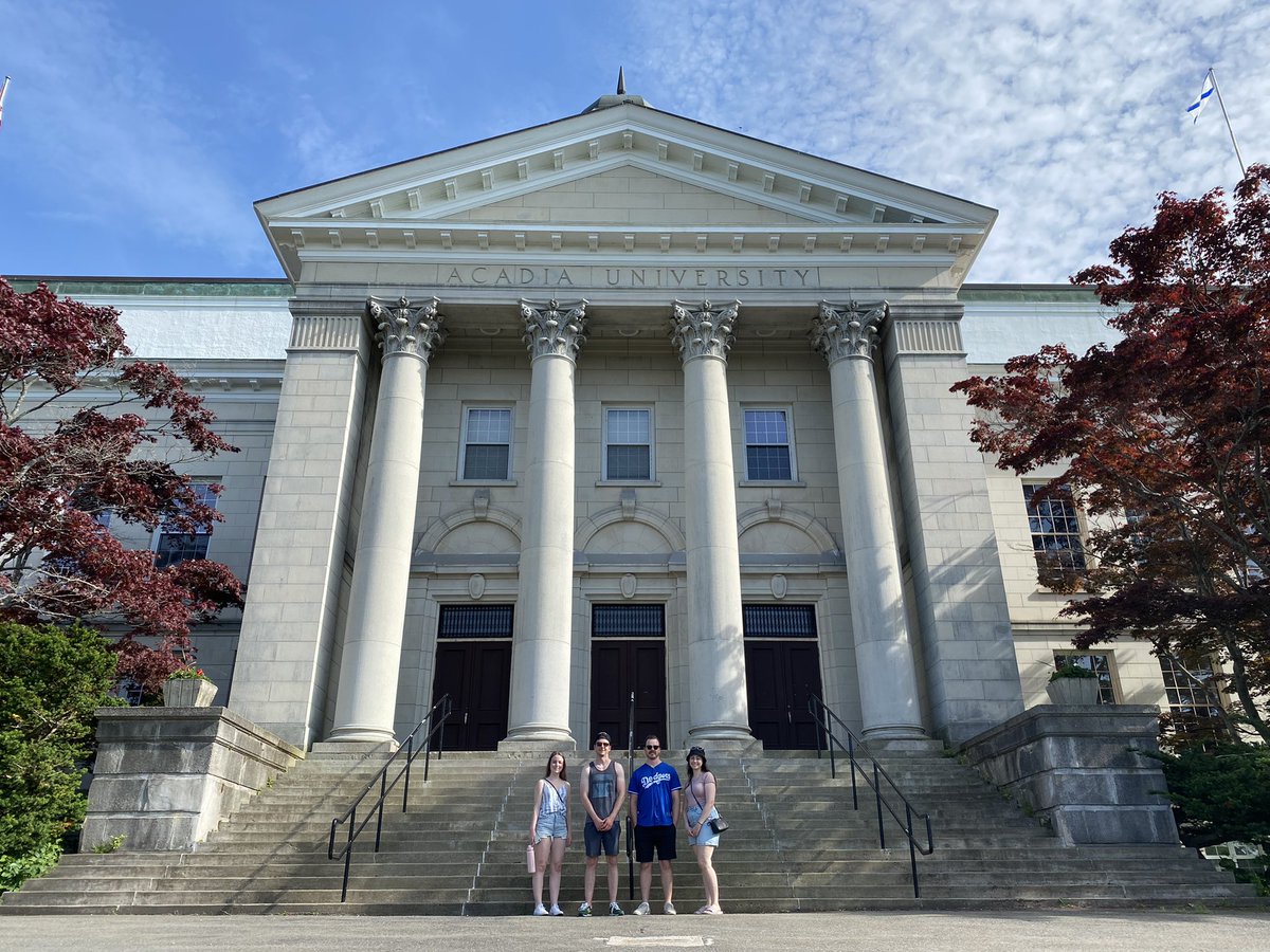 adamjmacneil's tweet photo. The #MacNeilLab has been on a little pre-#CSI2022 #NovaScotia tour. Nothing quite like bringing your own team to the places you came from. @CdnImmunol 🚌🗺
@jeremiacoish @RweCrozier https://t.co/kSK0OI7tA4