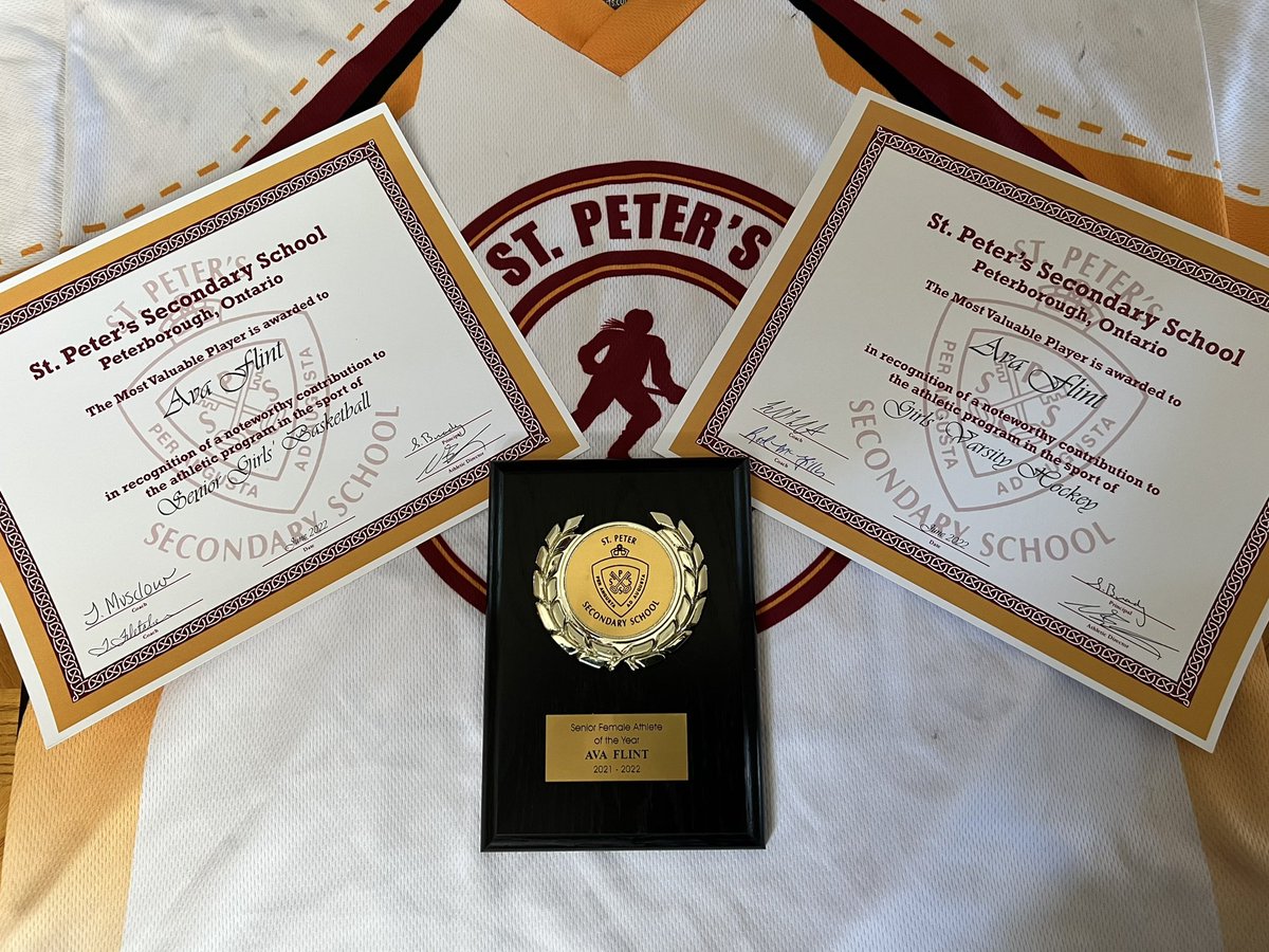 3HKYGRLS's tweet photo. @ava_flint  @CYGHAOfficial JR panther, former #PGHAICEKAT pulling in the awards at the @StPeterCSS Sports Banquet last night. Girls Varsity Hockey MVP, SR Girls Basketball MVP, and…SR Female Athlete of the Year!!! Way to go! So proud of you Ava and your #hardwork https://t.co/umSvEtB7go