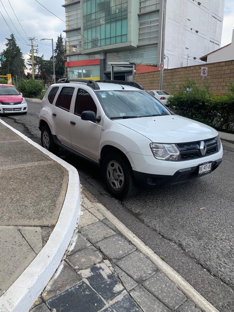chheinze's tweet photo. Diariamente hay coches mal estacionados en la calle de Prolongación Vista Hermosa @AdrianRubalcava @AlcCuajimalpa y nadie los multa ni los retira. https://t.co/xEF5dsebCu