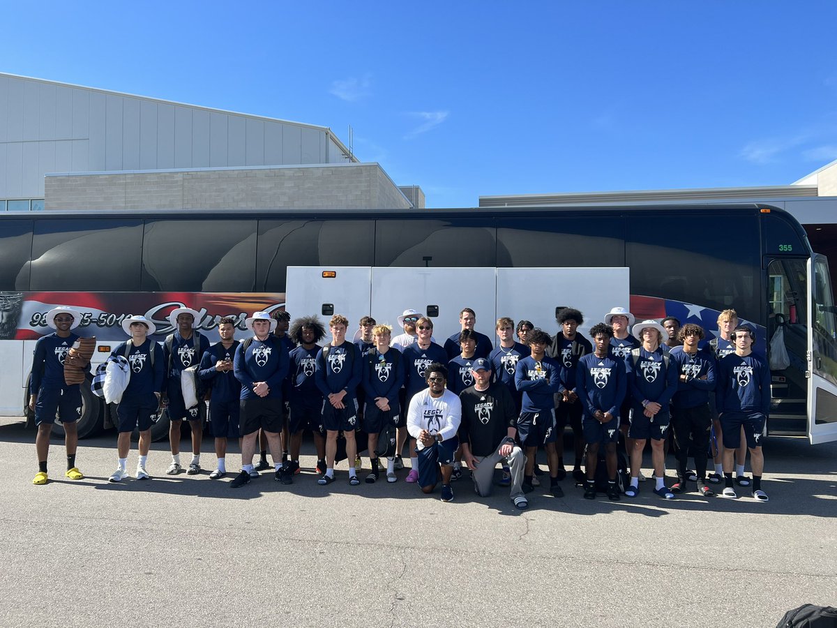 LegacyMI_FBall's tweet photo. Legacy Football College Camp Tour! 10 colleges in 5 days! Student - Athletes from MI, IN, MA, PA, Australia, Finland, Ireland, Iceland &amp; France! Let’s Go! #jointhemovement #Legacy @legacy_recruit @euroeliteee @LegacyNE7v7 @LEADPrepAcad https://t.co/Bh9XlspzLZ