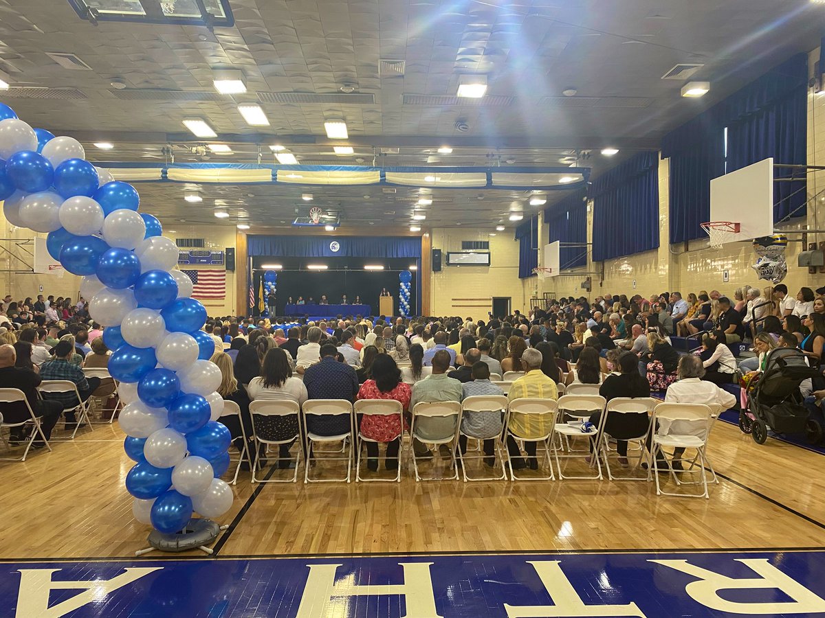 NA_VMS_NAHS's tweet photo. Congratulations to the Class of 2022!👏🏼🎓 #NAVikings https://t.co/bJX57Azot6