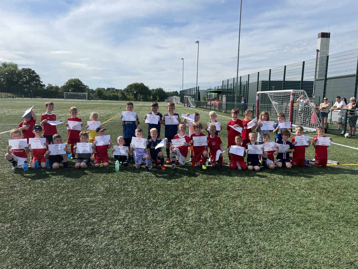 nomads_qitc's tweet photo. What a group of @the_nomads Juniors we have!!!! 

All players booked on for the next 10 weeks. Well done to all winners 🏆 

Newcomers are always welcome ( 4-6 Years ) every Thursday 16:00-17:00 @ The Quay3G 
⚽️🔴

See you all next week #Community https://t.co/VBvhmfLrx2