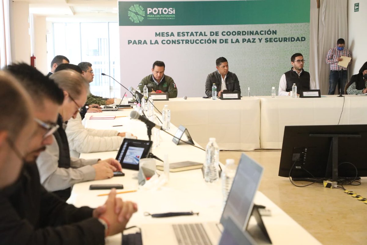 RGC_Mx's tweet photo. Mi gente, cerramos la semana con broche de oro desde la Mesa Estatal para la Coordinación de la Construcción para la Paz, ¡juntas y juntos hacemos que #SeNote el cambio que queremos para San Luis Potosí! https://t.co/vUB1G38U7o